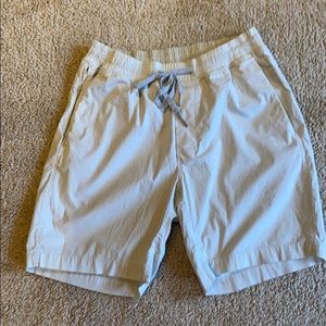 Lululemon 9 inch casual shorts size medium